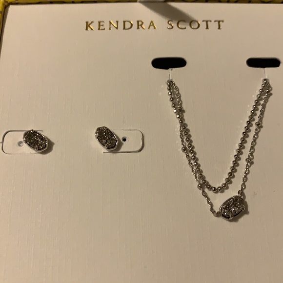 Kendra Scott Emilie Multi Strand Necklace & Earrings Gift Set in Platinum - Picture 7 of 9